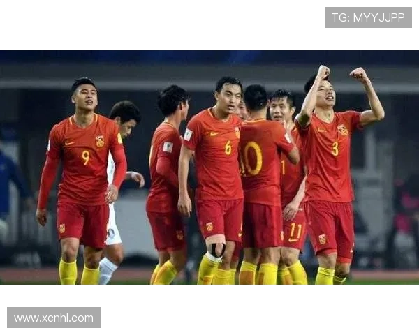 中国足球队在世预赛中逆转取胜,领跑亚洲区小组榜首 中国足球队在世预赛中逆转取胜,领跑亚洲区小组榜首